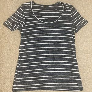 Women’s Banana Republic Size M lightweight short sleeve sweater top